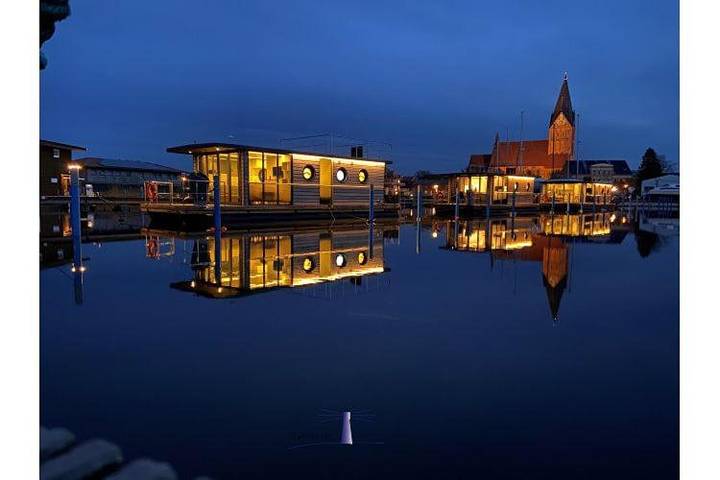 Boot für 6 Personen, mit Sauna und Ausblick sowie Terrasse, mit Haustier in Barth - 2
