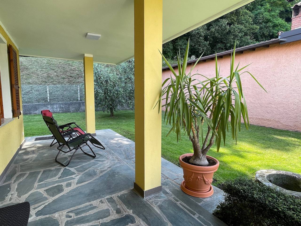 Ganze Wohnung, Ferienwohnung 'Casa Emiliano' mit Seeblick, Wlan und Klimaanlage in Padenghe sul Garda, Gardasee-Berge