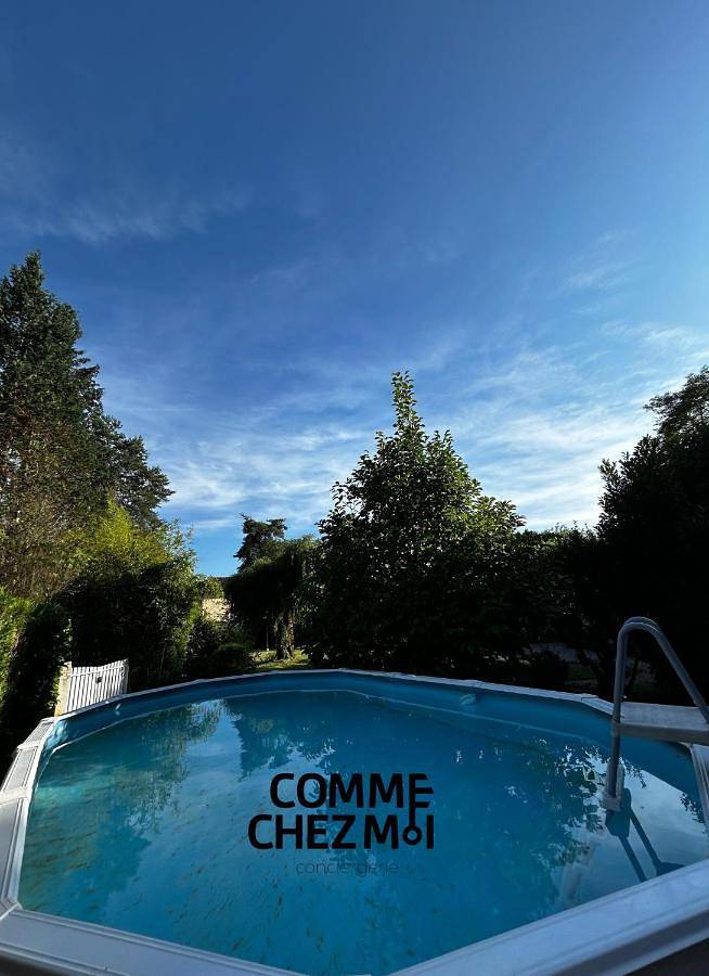 Location de vacances pour 12 personnes, avec vue ainsi que piscine et jardin, animaux acceptés à Louvemont - 3