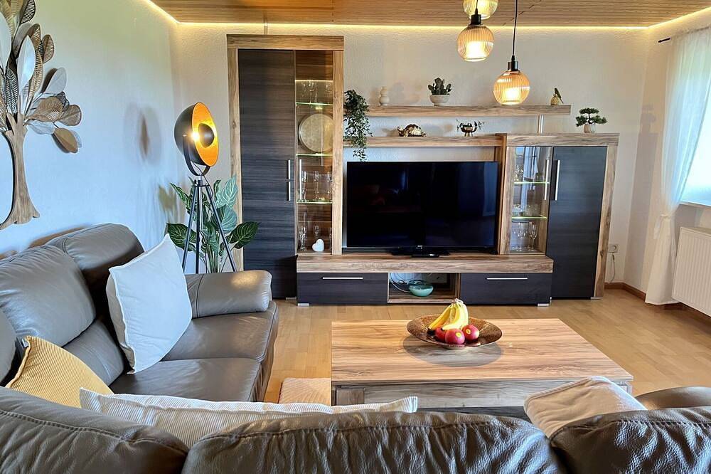 Wunderbares alleinstehendes Ferienhaus für 6 Gäste mit  W-Lan, Tv, Innenhof und Haustiere erlaubt in Höchenschwand, Südschwarzwald