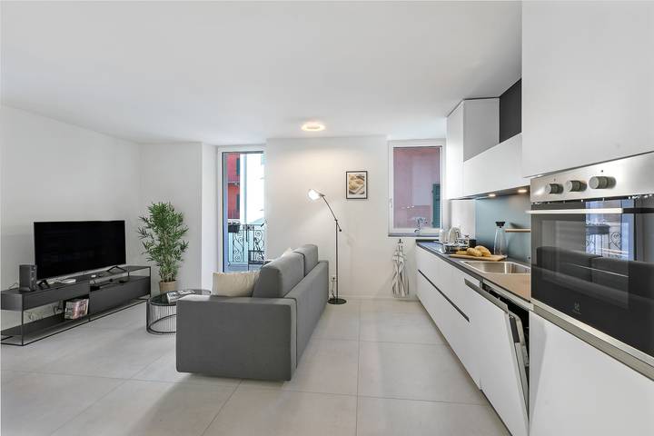 Apartamento entero, Corte di Ascona 2 with Balcony & A/C for 4 in Ascona, Alpes Ticineses y del Verbano