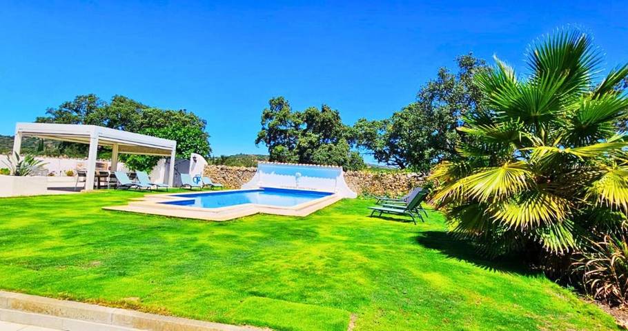 Location de vacances pour 12 personnes, avec vue ainsi que piscine et jardin, adapté aux familles à Loulé - 3