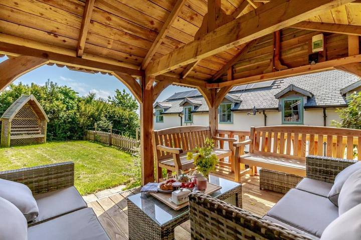 Cottage for 12 people in Porthcurno