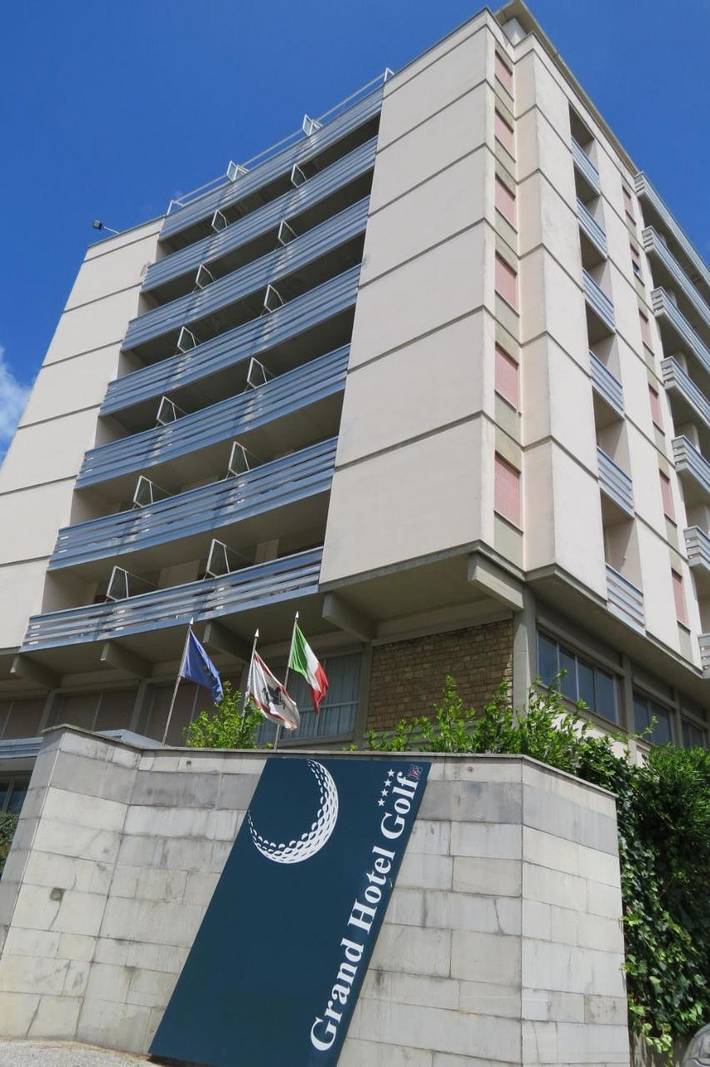 Appartamento per 3 persone, con Balcone e Terrazza nonché Giardino e Piscina a Tirrenia