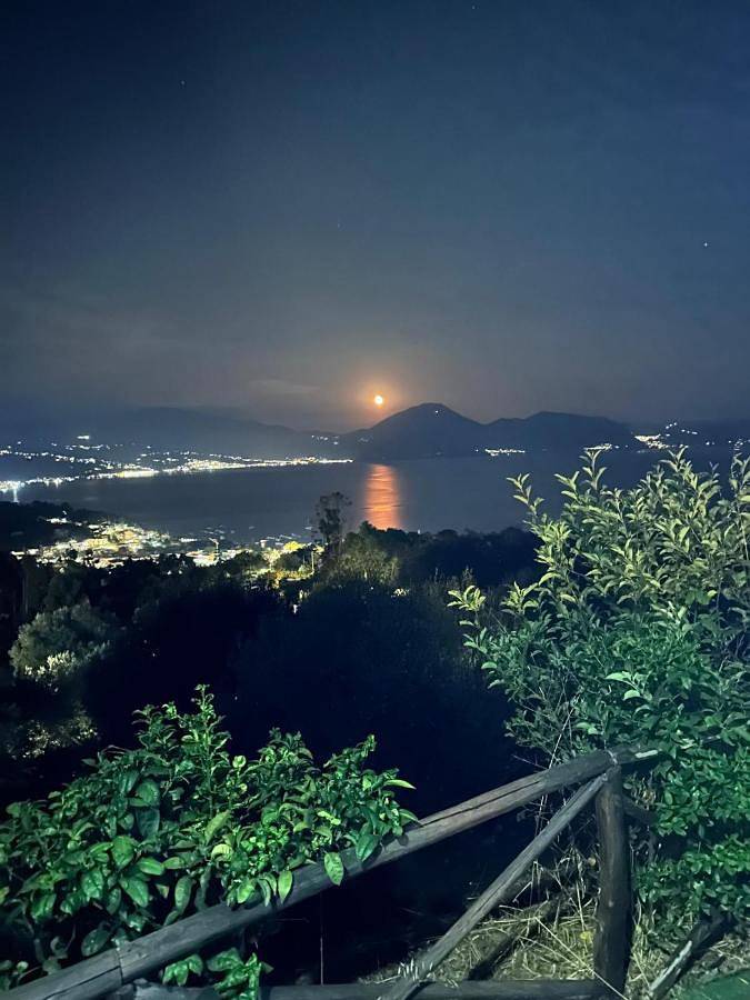 Ferienwohnung für 6 Personen, mit Terrasse und Garten sowie Ausblick