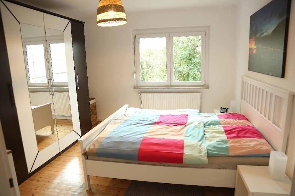 Ganze Wohnung, Helle neu renovierte freundliche Ferienwohnung in Eppelheim, Rheinebene