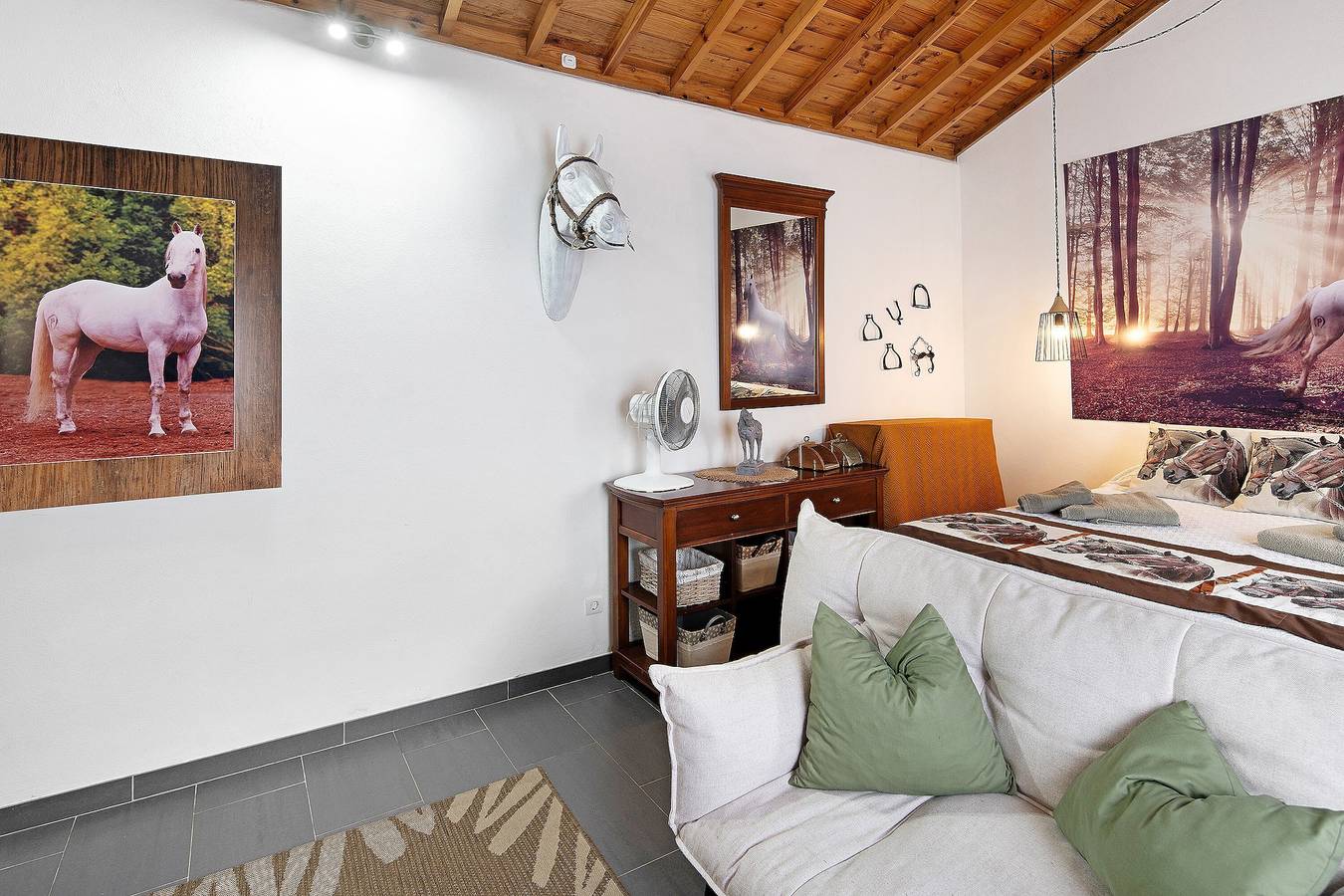 Gehele studio, Studio 'Quinta do Malhinha' met Uitzicht op de Bergen, Gedeeld Terras en Wi-Fi in Posto Santo, Terceira (Azoren)