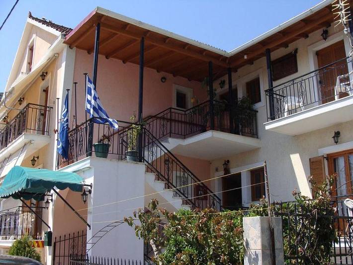 Appart’hôtel pour 2 personnes, avec Balcon et Terrasse ainsi que Jardin et Vue