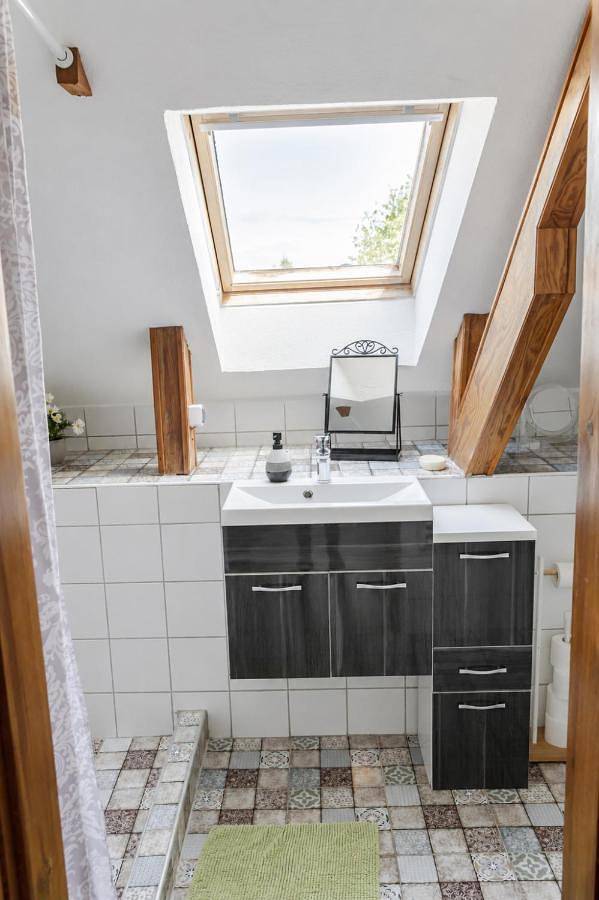 Gîte pour 22 personnes, avec jardin et terrasse ainsi que piscine et vue dans Pilisvorosvar - 4