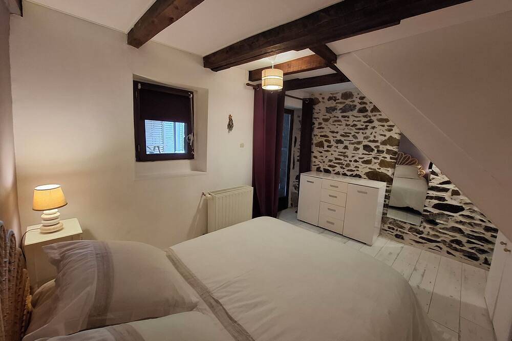 Pretty Breton house 300m from Gr34 beach. in Pordic, Côte de Goëlo
