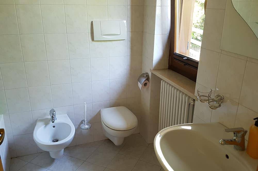 Ferienhaus in Tremosine mit wunderbarem Panoramablick & Pool in Pregasio, Tremosine