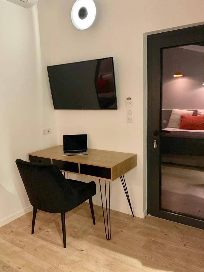 Location de vacances pour 2 personnes, avec piscine ainsi que vue et jardin à Villenave-d'Ornon - 3