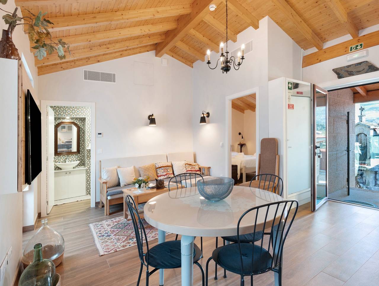 Ferienhaus 'Vinha Da Touça T1' mit Bergblick, Wlan und Klimaanlage in Soajo, Gerês