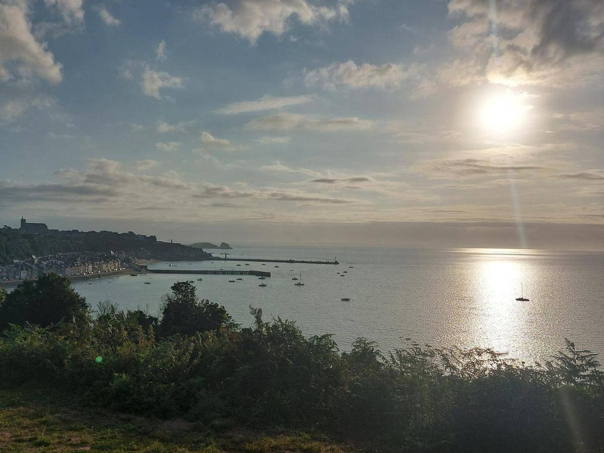 Appartement entier, One-Bedroom Apartment in Cancale, Baie du Mont-Saint-Michel