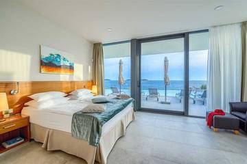 Villa für 10 Personen in Rogoznica, Šibenik-Knin, Bild 1
