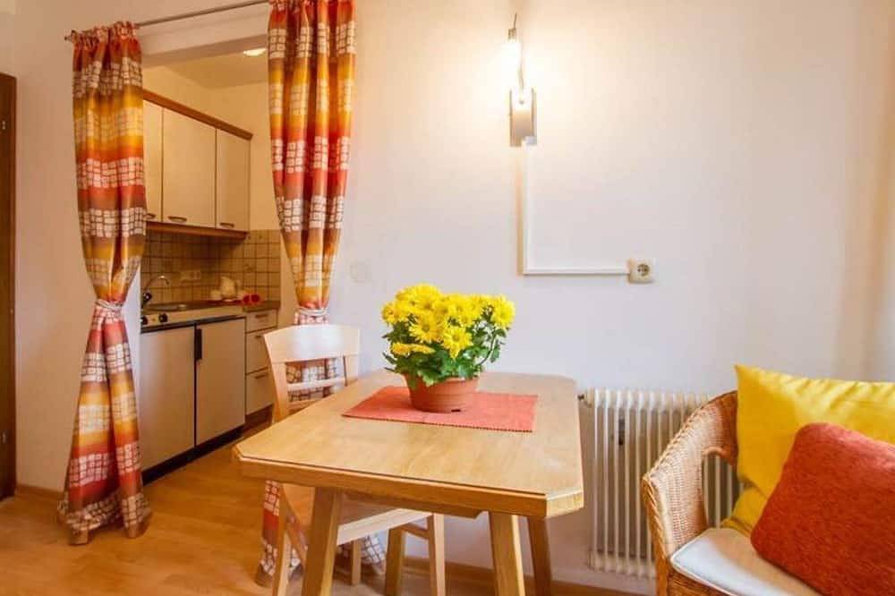 Pension Haus Tirol - family room, shower, Wc, 2 bedrooms in Leogang, Saalbach-Hinterglemm