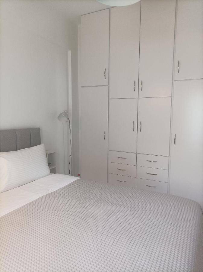 Gîte pour 4 personnes, avec balcon et vue dans Makri Gialos - 2