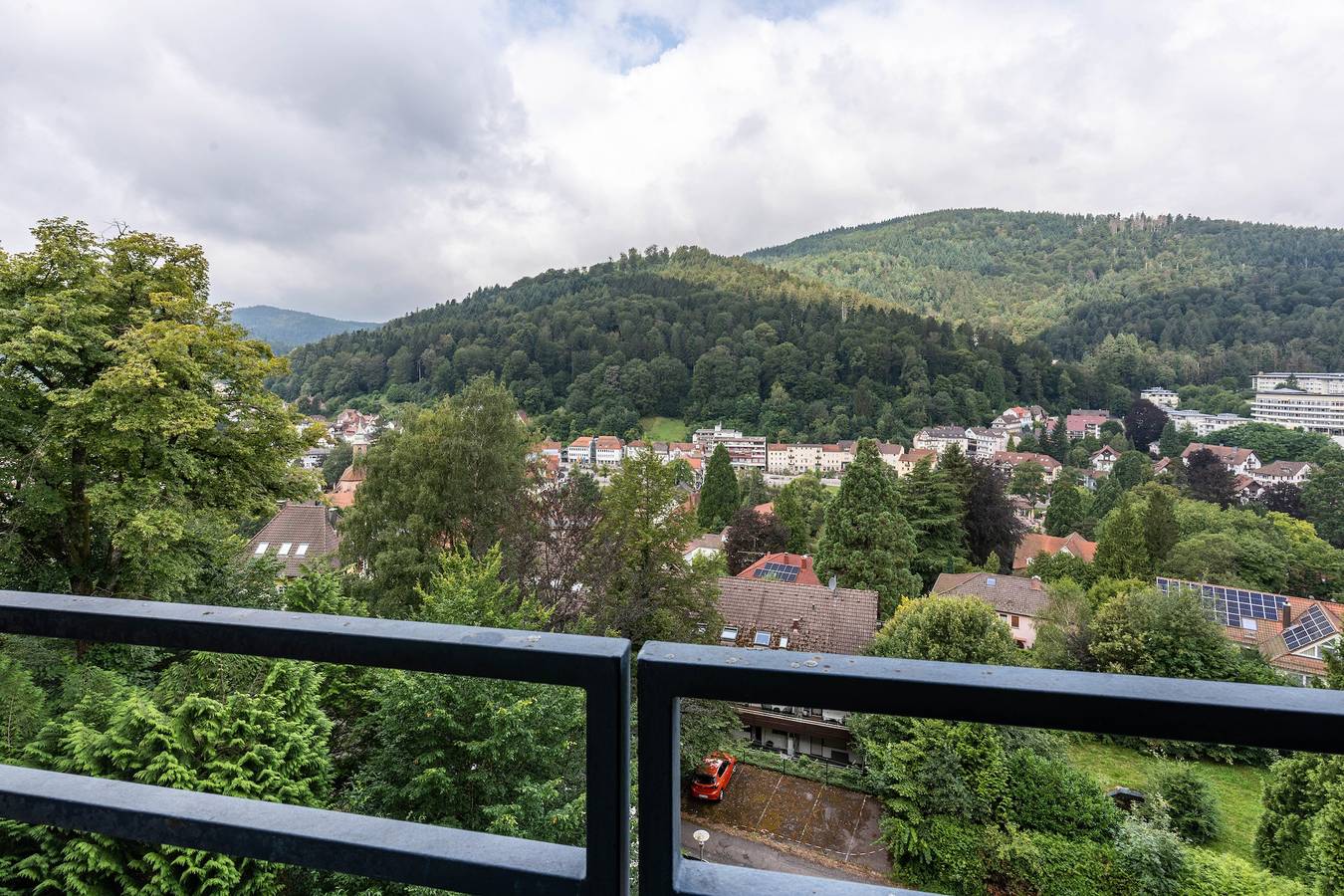 Ganzes Studio, Einzimmerapartment 'Ferienwohnung Nr 96' mit Gemeinschaftsgarten, Balkon und Wlan in Bad Herrenalb, Nordschwarzwald
