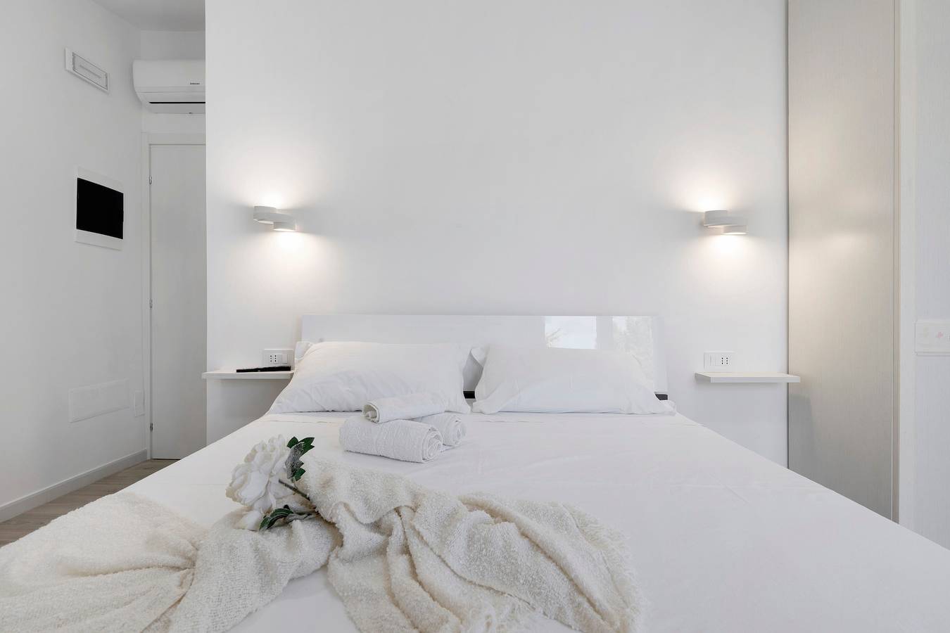 Villa Matilde Domo Boutique - Suite Pietra Daniele in Torre Degli Ulivi, Capoterra