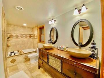 Log Cabin for 10 Guests in Eufaula Lake, Pittsburg County, Picture 4