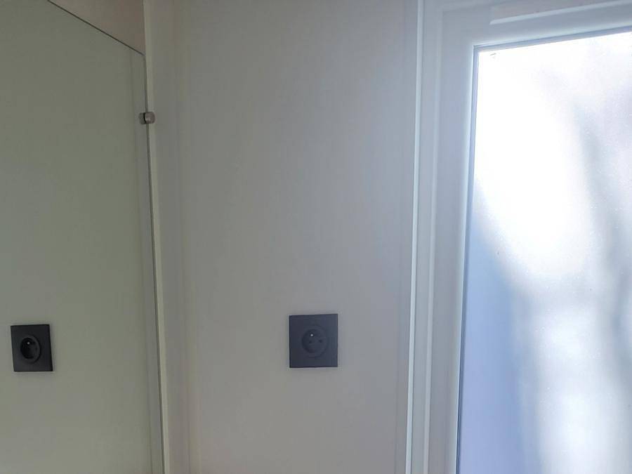 Flower Camping Ser Sirant - Mobilheim 6 personen - Mh Premium Riviera 32m² - 3 Schlafzimmer+ halbüberdachte Terrasse 15m² + Tv + Klima + Lv in Cholonge, Isère