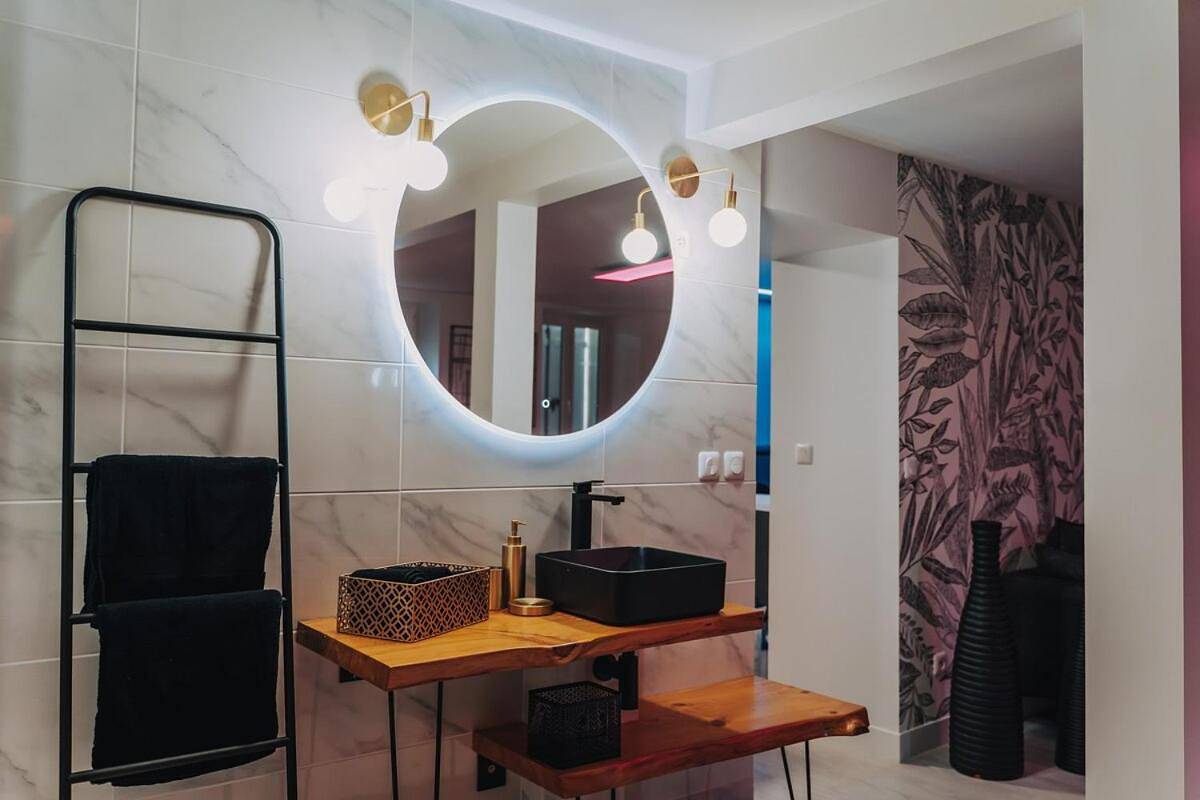 L'Escapade de Monica - Avec son jacuzzi privatif in Le Vézier, Marne