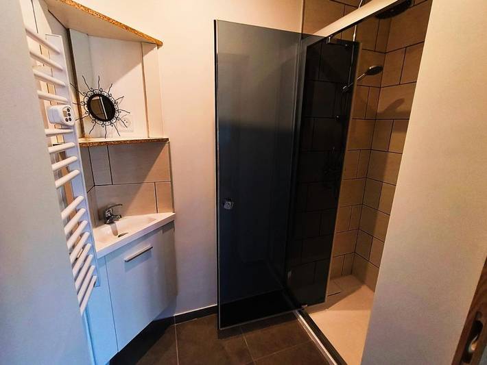 Location de vacances pour 6 personnes, avec piscine ainsi que vue et jardin, animaux acceptés à Aubenas - 3