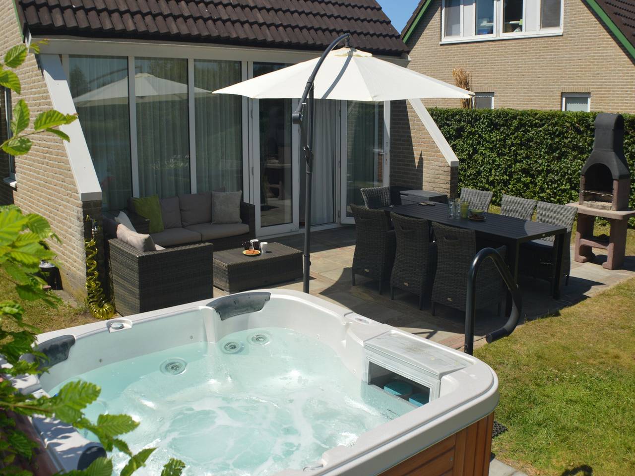 Luxe woning met sauna, buitenspa en waterfiets in Vlagtwedde, Provincie Groningen