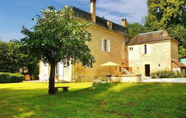Gîte pour 10 personnes, avec terrasse à Groléjac