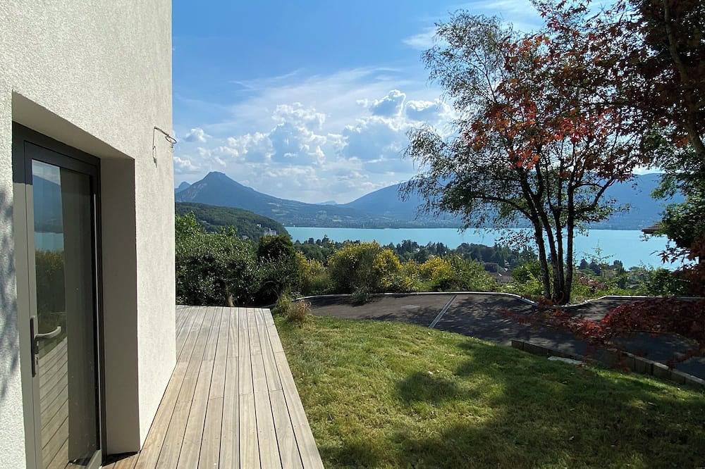 Appartement entier, Appartement Neuf en Rdj - Avec superbe vue sur le lac d'Annecy 🤩 in Menthon-Saint-Bernard, Région d'Annecy