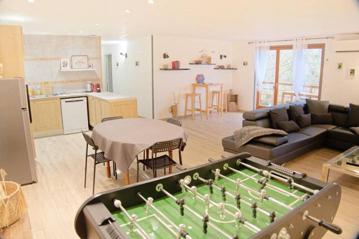 Gîte pour 6 personnes, avec jardin et vue, animaux acceptés à Pomerol