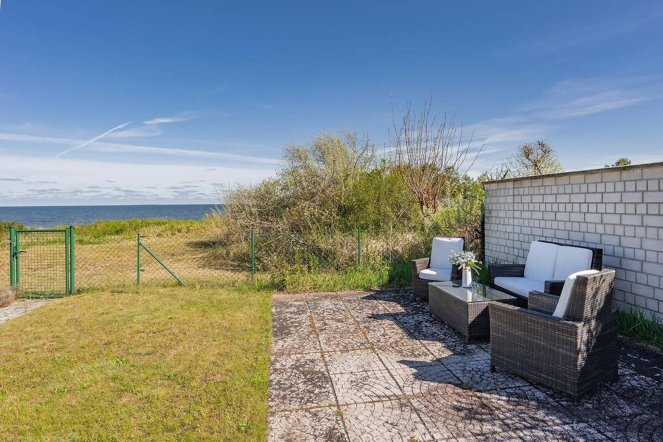 Ganze Wohnung, Strandhaus Möwe - Ferienwohnung auf der Düne mit Meerblick in Seebad Zempin, Zempin