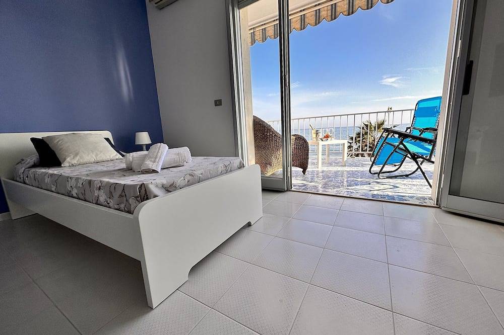 Entire apartment, The terrace by the sea in Sciacca, Agrigento Province