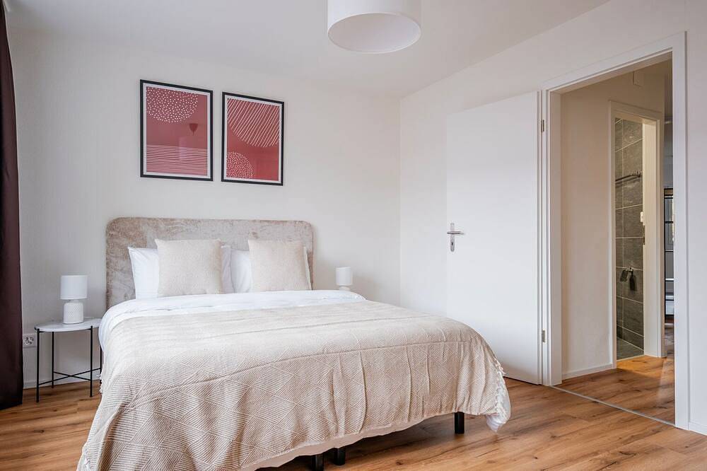 Ganze Wohnung, Blueground | Dietikon, balcony, nr Lindenplatz in Dietikon, Kanton Zürich
