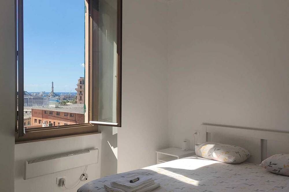 Appartamento intero, View and Comfort near Train and Metro Station, Porto Antico,Terminal Cruises. in Genova (Città), Genoa