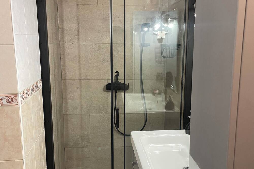 Entire apartment, Beautiful studio in Volx, Parc naturel régional du Luberon