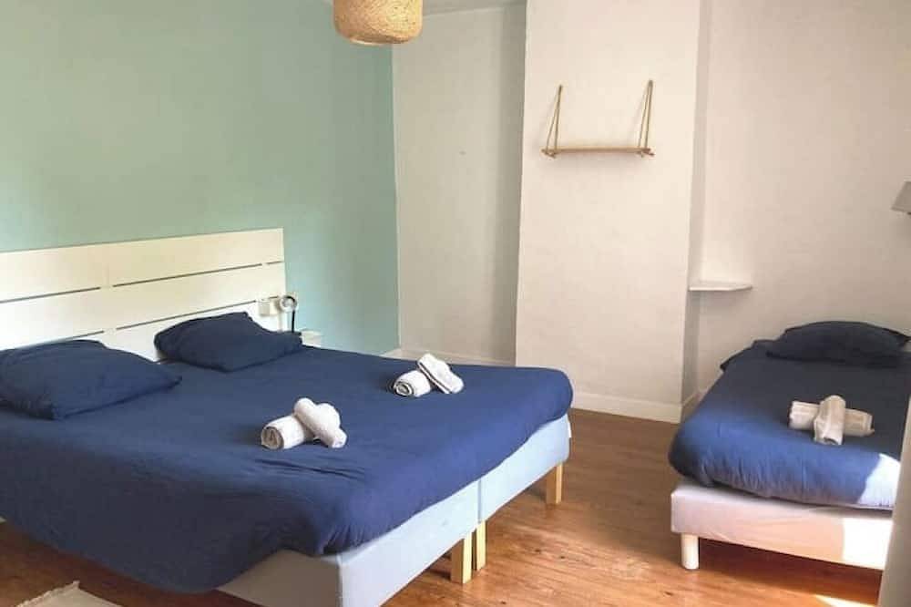 Gîte calme avec piscine, vue exceptionnelle, 5 personnes, Océan & Pays Basque in Orx, Côte d’Argent