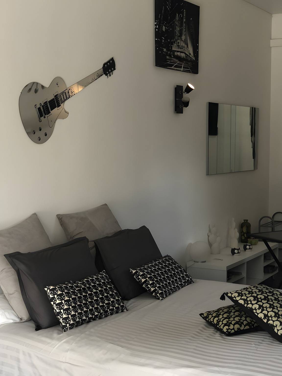 Entire studio, Studio Apartment 'Les Oliviers' with Sea View, Wi-Fi and Air Conditioning in Grosseto-Prugna, Ajaccio region