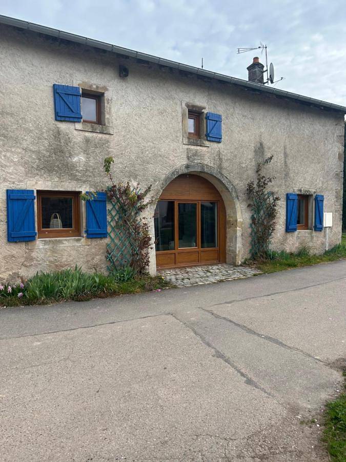 Location de vacances pour 4 personnes, avec terrasse dans Méménil