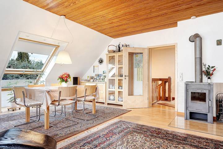 Hel lejlighed, Haus Erna am Deister: Apartment with Garden, Cabin & Ev Charging Station in Barsinghausen, Region Hannover