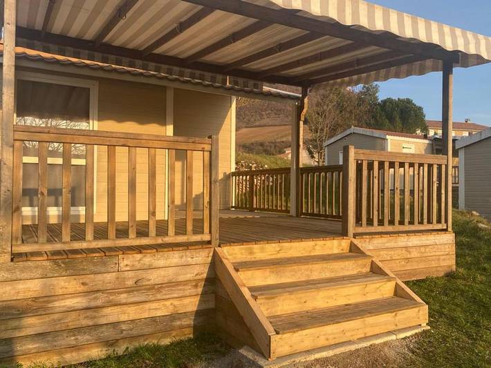 Location de vacances pour 6 personnes, avec piscine, animaux acceptés à Saint-Georges-de-Luzençon - 2