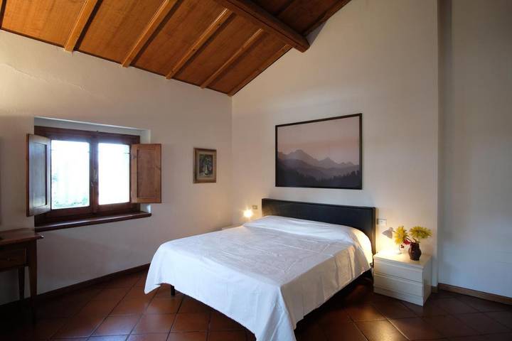 Ferienwohnung für 4 Personen, mit Garten und Ausblick in Vaglia