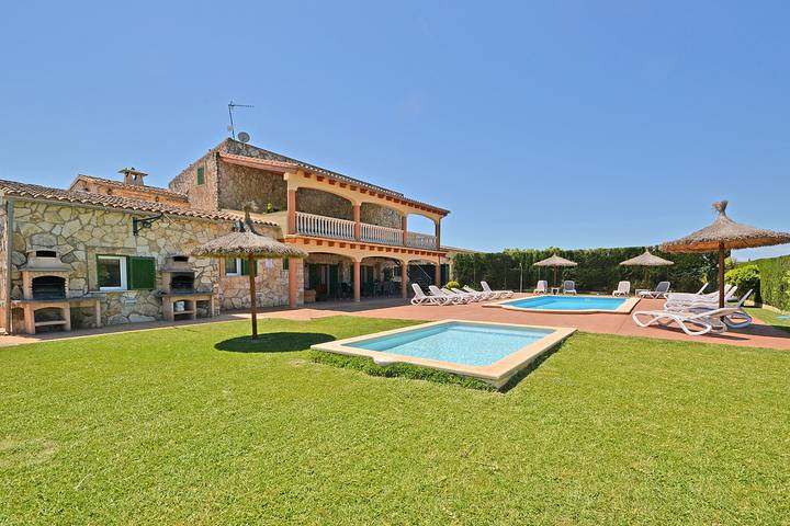 Chalet para 24 personas, con jardín y terraza - 1