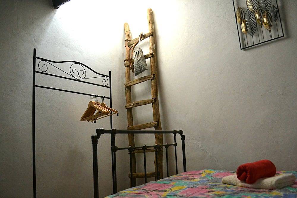 Casa Castaño Real (Atalbéitar) en la Alpujarra Granadina 6 5 3 1 1 5 5 1 9. call in Atalbeitar, La Taha