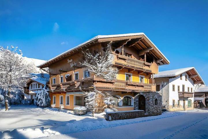 Ferienhaus für 19 Personen, mit Garten und Balkon in Kirchberg in Tirol