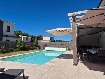 Cottage pour 8 personnes, avec terrasse et jardin ainsi que piscine et jacuzzi à Saint-Augustin