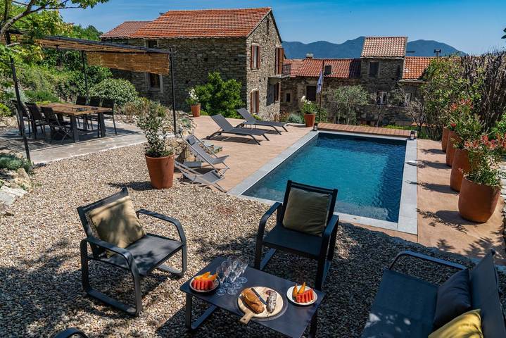 Gîte pour 4 personnes, avec Terrasse et Jardin ainsi que Piscine et Sauna à Santo-Pietro-di-Tenda