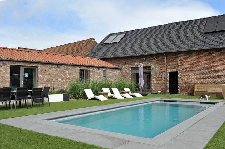 Ferienhaus für 2 Personen, mit Terrasse und Garten sowie Pool