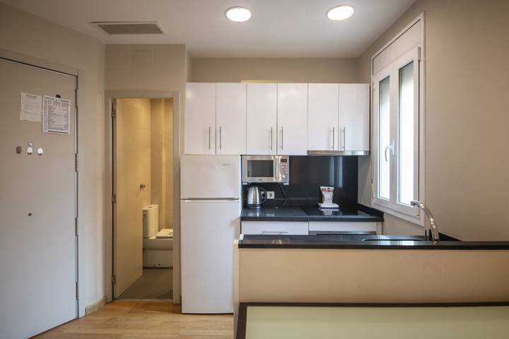 Ferienwohnung für 3 Personen, mit Balkon in Barcelona - 2