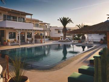 Hôtel pour 2 personnes, avec piscine ainsi que vue et jardin dans Kalafatis